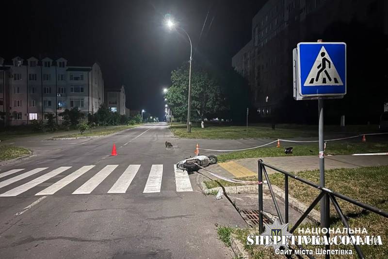 П'яний 16-річний підліток на скутері влетів у паркан: водій під конвоєм, пасажирка в лікарні