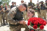 «Найміцніший бронежилет — це любов»: зворушливе освідчення курсантів розчулило цілий полігон