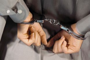 Жінку, яка обікрала 71-річну пенсіонерку, допомогли затримати небайдужі сусіди