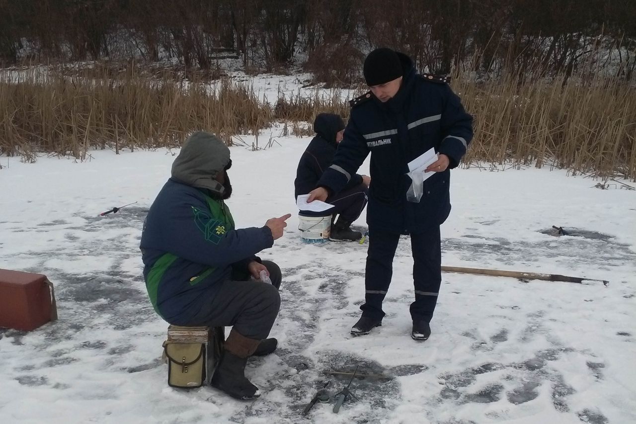 Рятувальники активно патрулюють місця зимової риболовлі