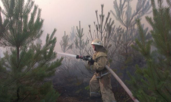 Лісові пожежі на Ізяславщині видно аж в Шепетівці (оновлено+відео)