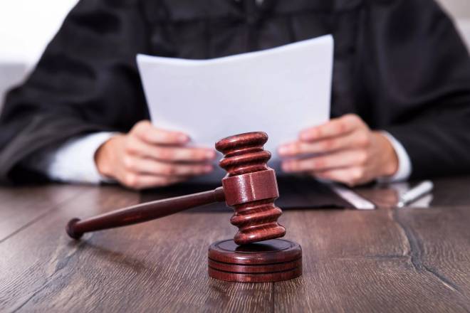 Чоловіка судили за інсценування зґвалтування померлої знайомої