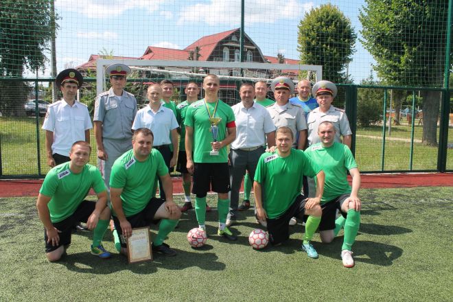 Шепетівські тюремники виявились найкращими у футболі в регіоні