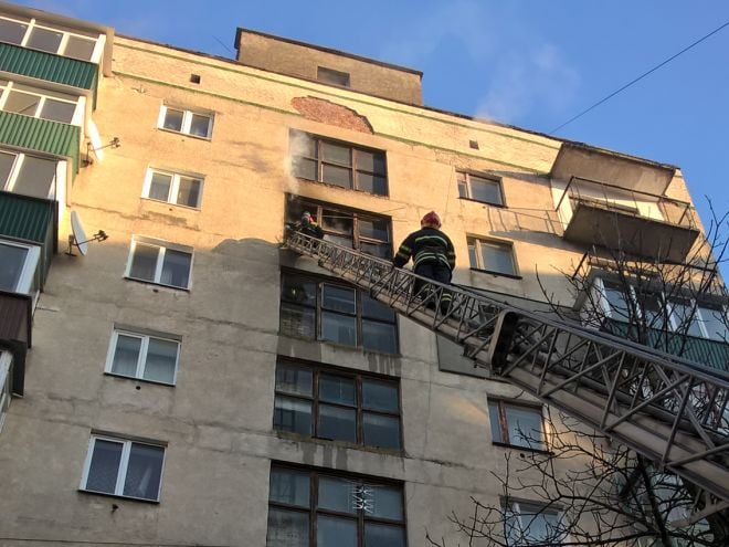 По Проспекту Миру горів під&#039;їзд багатоповерхівки