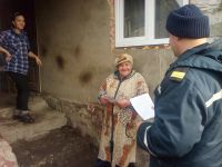 Рятувальники навчають населення правилам пожежної безпеки