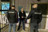На виході з Шепетівської виправної колонії нелегала-кримінальника вже чекали