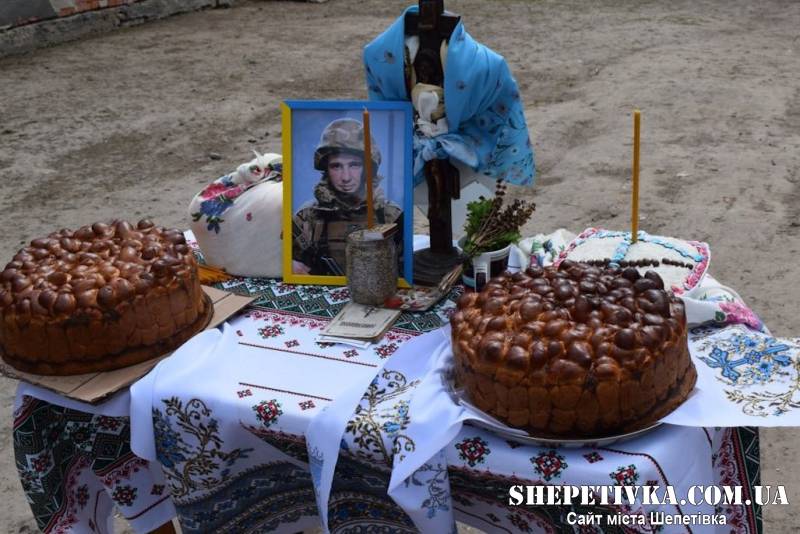 Повернувся на щиті після місяців невідомості: у Берездівській громаді попрощалися з Іваном Матвійчуком