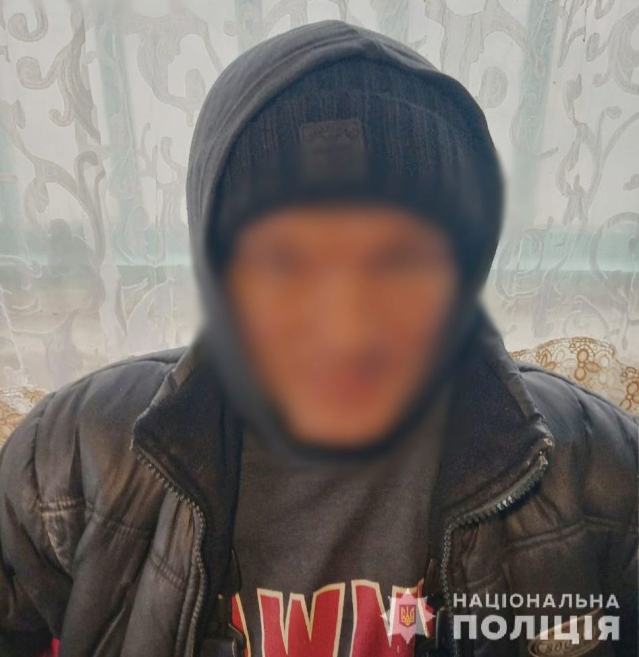 На Шепетівщині 33-річний житель вкрав мобільний телефон з помешкання
