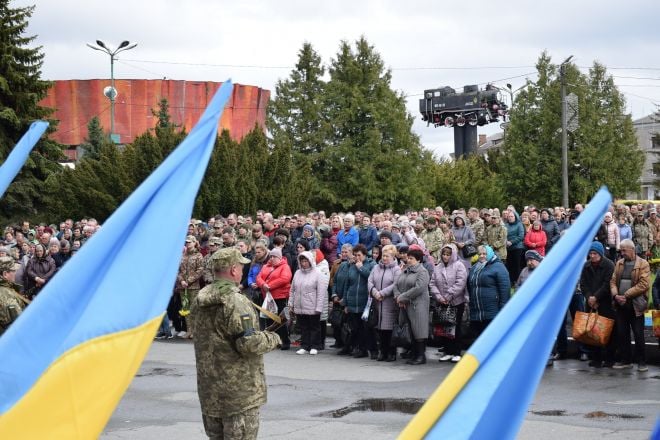 У Шепетівці попрощались з двома захисниками України