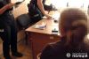 Вкрала у підлітка телефон, а потім спробувала відкупитись у слідчого