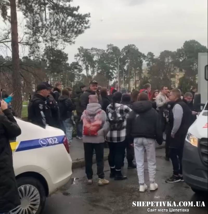 У Нетішині чоловік побив поліцейського під час перевірки документів