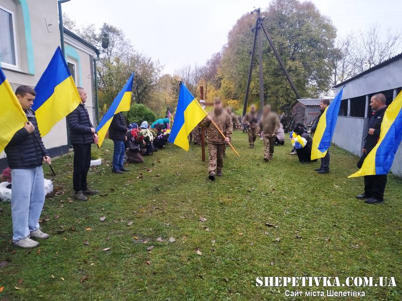 Ізяславська громада попрощалася з нацгвардійцями Максимом Наталічем та Андрієм Стецюком