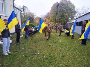 Ізяславська громада попрощалася з нацгвардійцями Максимом Наталічем та Андрієм Стецюком