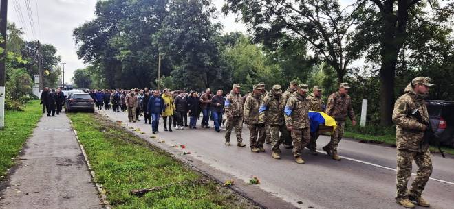 Сахновецька громада провела у засвіти захисника Дегодюка Олександра