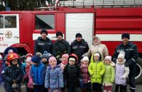 Вогнеборці навчали малечу безпечній поведінці