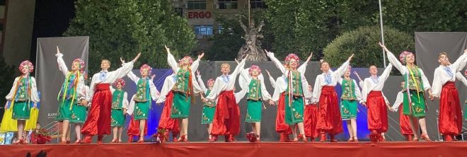 Юні танцюристи з Ізяславської громади підкорили серця гречан