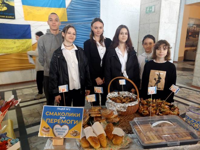 Концерт, ярмарок, майстер-класи, виставки: у Шепетівці збирали кошти для ЗСУ