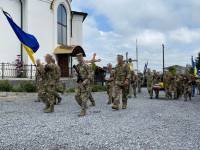 Рік у списках зниклих: у Полонному провели в останню земну дорогу 36-річного десантника Дмитра Бондарчука