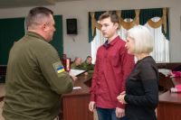Родині загиблого прикордонника з Шепетівщини вручили державну нагороду