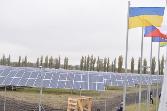 Сонячна електростанція у селі Ясенівка Ярмолинецького району