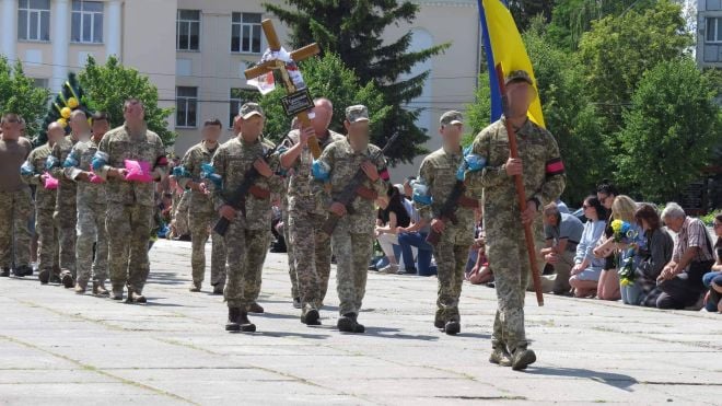 Шепетівчани попрощались із Савіцьким Борисом Борисовичем