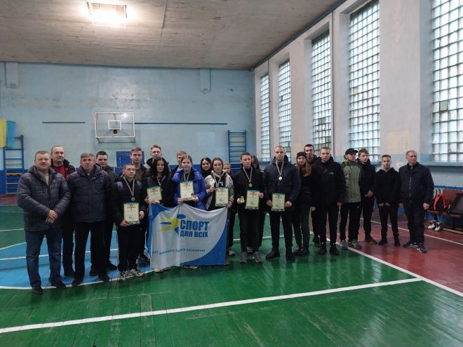 Студенти Шепетівської громади змагались у турнірі з настільного тенісу