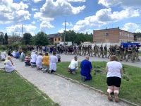 Майже рік воїна вважали безвісти зниклим: у Славуті провели у засвіти Савчука Артура