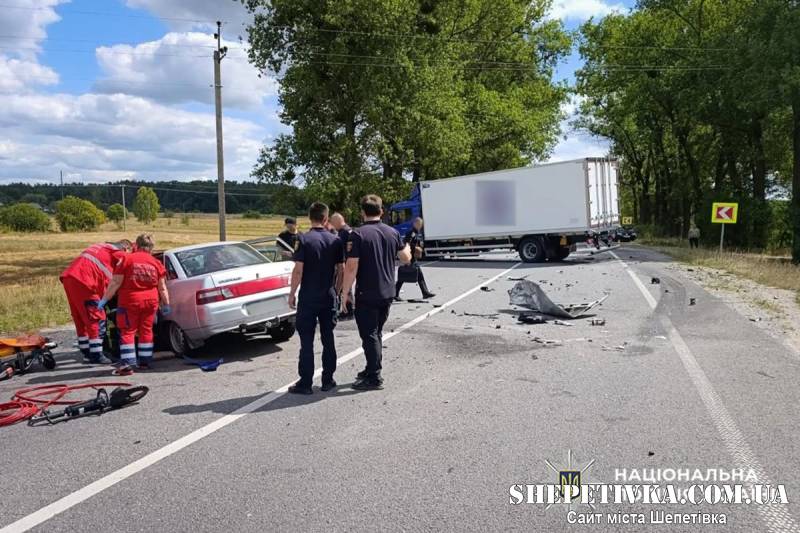 Смертельна аварія поблизу Кам’янки: через зіткнення з вантажівкою загинув чоловік