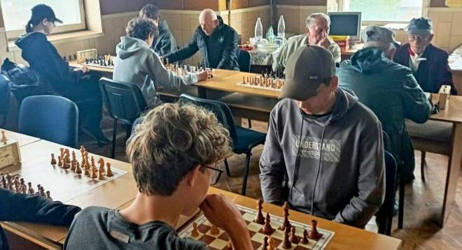У Шепетівці відбувся чемпіонат громади зі швидких шахів серед ветеранів та молоді