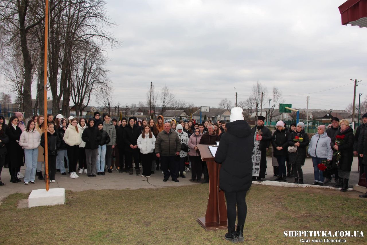 На Полонському ліцеї встановили меморіальні дошки полеглим захисникам