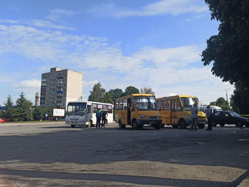 У Шепетівці відновлюється рух автобусів на маршруті №9 (+розклад)