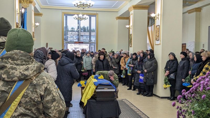Славутська громада прощалась із загиблим захисником Сергієм Кузьмінчуком