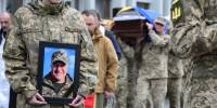 Навіки в строю: у Шепетівці віддали останню шану головному сержанту Олегу Рудніцькому