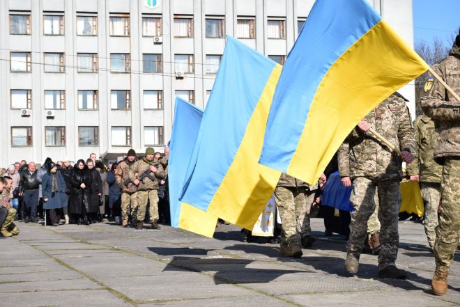 Шепетівська громада попрощалась із захисником Андрієм Бугайчуком