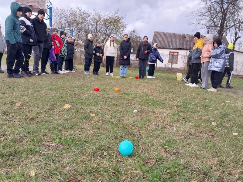 У Шепетівці відбувся турнір з петанку серед дитячих дворових команд