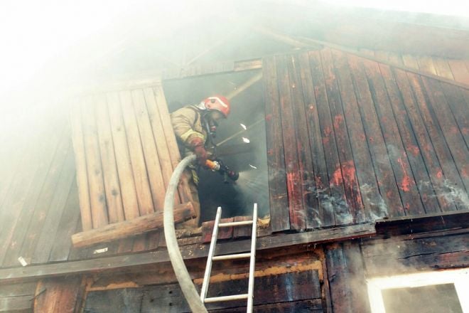 У Шепетівці в мікрорайоні Косецькому горів житловий будинок