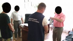 У Шепетівському ВУЗі керівника спіймали на взятті хабаря