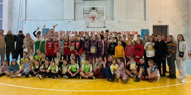 Шепетівські баскетболісти здобули нагороди обласного турніру з баскетболу 3х3