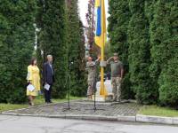 У Шепетівці урочисто підняли Державний Прапор України