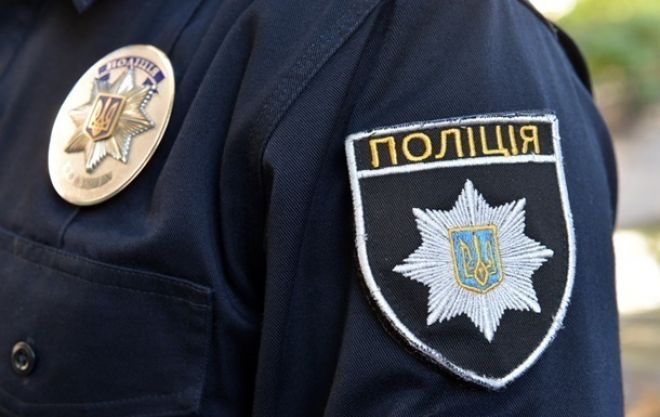 У Шепетівці полісмен побив літнього чоловіка, правоохоронці у цьому злочину не вбачають