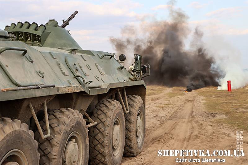 «Вагомий аргумент»: нетішинські екіпажі БТР провели навчання