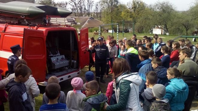Рятувальники провели громадську акцію для дітей пліщинської школи