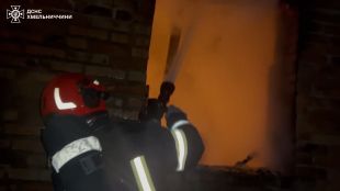 У Понінці палав житловий будинок, а у Білогір’ї — господарча споруда (відео)