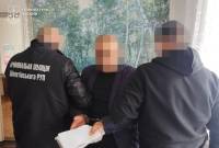 Погрожував скалічити знайому та її дітей якщо вона не продасть майно та не «поділитися» заробітком