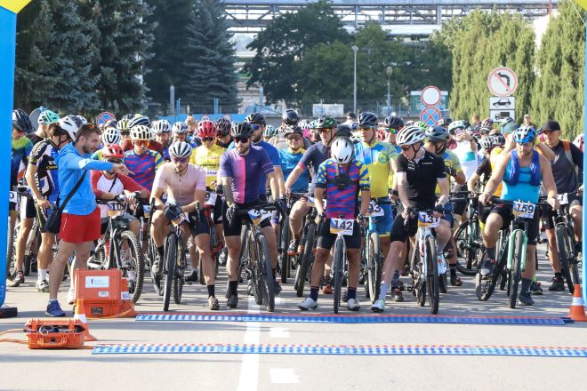 160 велосипедистів їздили Шепетівським районом із благородною метою