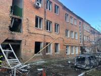 Ворожа дрон-атака на Хмельниччину: пошкоджено житловий будинок, підприємства, серед 7 поранених — дитина