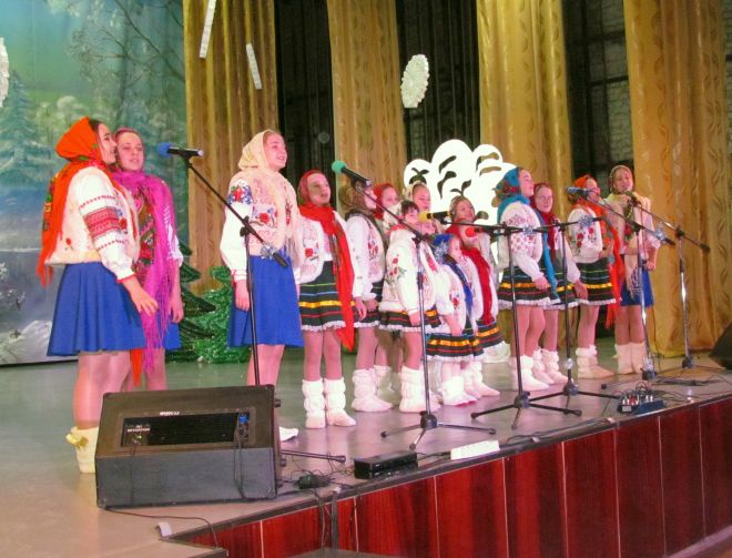Шепетівчани відзначили свята традиційним фестивалем колядок
