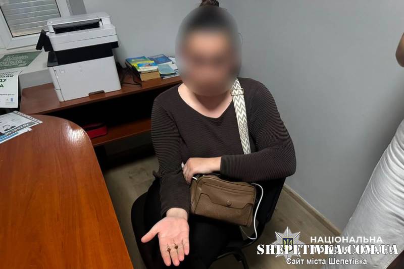 Cудили медсестру, яка вкрала золоті сережки у непритомної пацієнтки реанімації