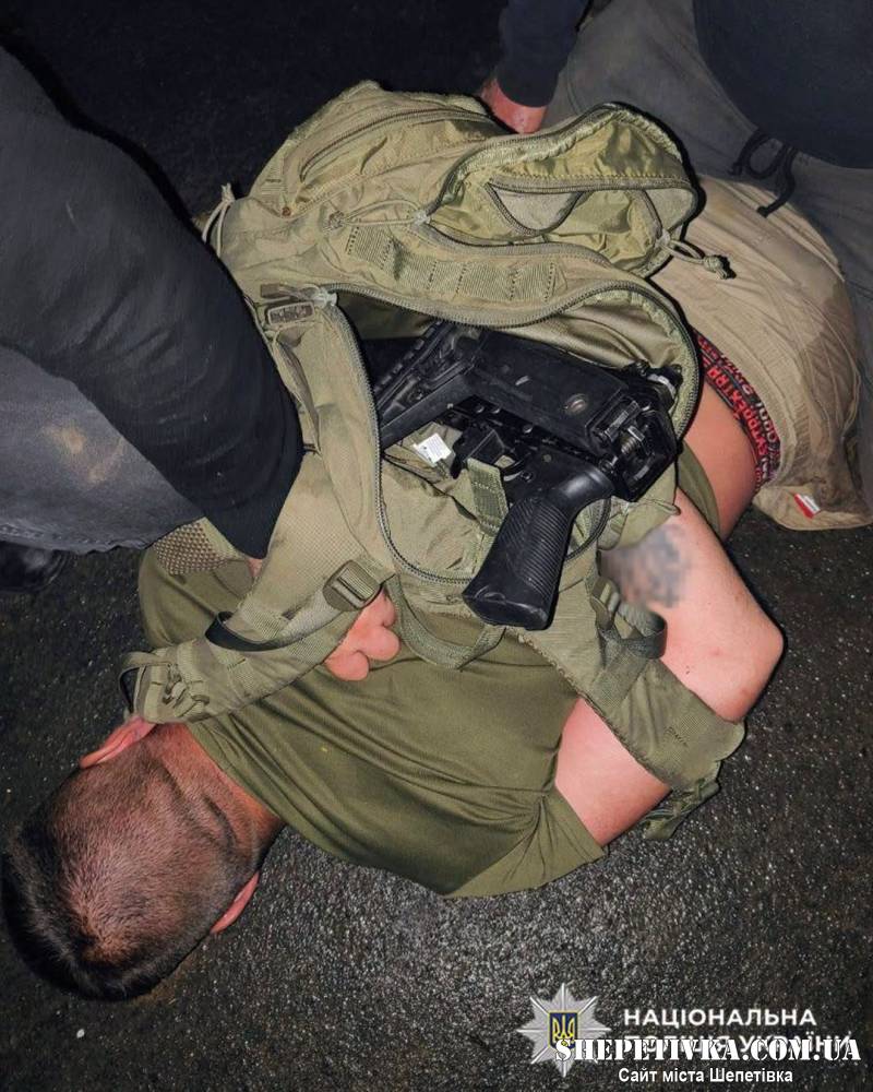 Стрілянина біля ТЦК у Летичеві: поліція затримала п'яного чоловіка з автоматом