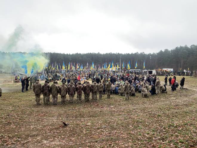 Захисник загинув ще весною на Курщині: у Славуті попрощалися із Михайлом Граковим